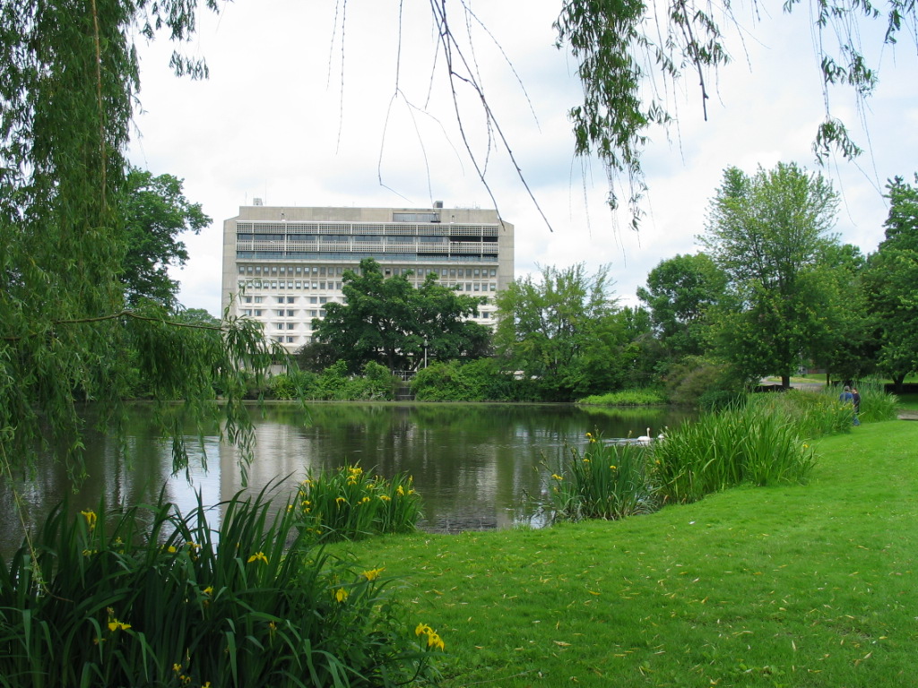 hotel across pond